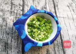 Illustration of how to make carrot and lotus root cake 4