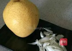 Illustration of how to make Sydney Lily Tremella Nourishing Decoction 1