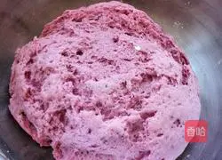 Illustration of how to make purple sweet potato two-color steamed buns 4
