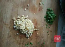 Illustration of how to make tomato beef sauce pasta 1