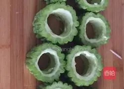 Illustration of how to make bitter melon stuffed with meat 3