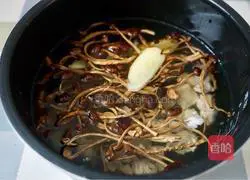 Illustration of tea tree mushroom pork ribs soup 4