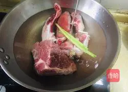 Illustration of how to make beef soup handmade noodles 1