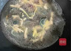 Illustration of how to cook bean sprouts in soup 4