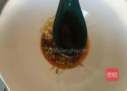 How to make sour soup instant noodles Illustration 4