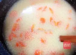 Illustration of how to make nourishing carrot and millet soup 11