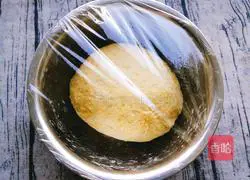 Illustration of how to make pan version of pumpkin buns 11