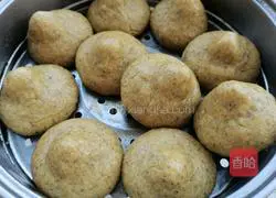 Illustration of how to make black bean dregs cake 16