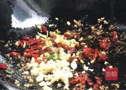 Illustration of how to make spicy stir-fried corn kernels with minced meat 11