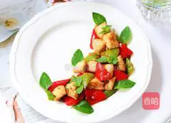 Illustration of how to stir-fry chicken breast with pepper 14