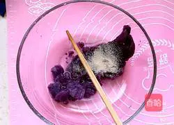 Purple sweet potato Illustration of how to make two-color buns 2