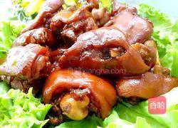 Illustration of stewed pig trotters 23
