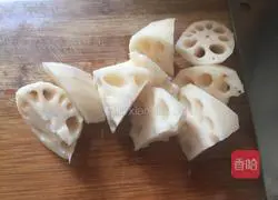 Illustration of how to make pork ribs and lotus root soup 7