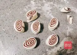 Illustration of how to make cocoa taro paste shell buns 15