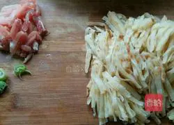 Illustration of how to make braised pork pancake 1