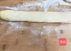 Illustration of how to make cornmeal buns 6