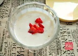 Banana milkshake Illustration of how to do it 4