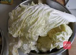 Illustration of how to make cabbage, pork belly and frozen tofu stew 3