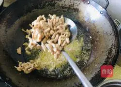 Illustration of how to make fried pork noodles 3