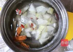 Illustration of how to make rock sugar and snow pear soup 4