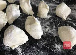 Illustration of how to make windmill steamed buns 4