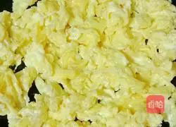 Illustration of how to make bitter melon and scrambled eggs 9