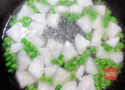 Illustration of how to make radish and meatball soup 11