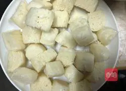 Illustration of how to make golden steamed buns 2