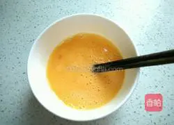 Illustration of how to make cucumber and scrambled eggs 5