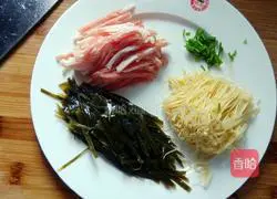 Illustration of how to make Hu spicy soup 1