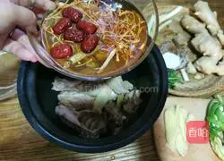 Recipe for Ginseng, Cordyceps, Longan, Red Dates and Chicken Soup Illustration 7