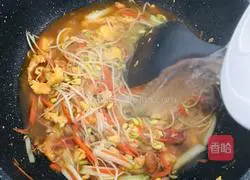 Illustration of how to make instant noodles with mixed vegetables 5