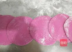 Illustration of how to make purple buns 10