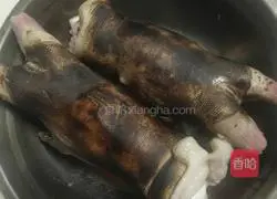 Illustration of how to make sauced pork knuckles 2