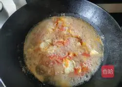 Illustration of how to make tomato and egg drop soup 7