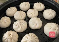 Illustration of how to make pork and mushroom buns 18