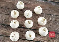 Illustration of how to make flowering steamed buns 16