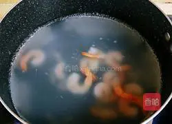 Illustration of how to make noodles with scallion oil 17