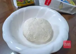 Illustration of how to make barbecue flavored flower rolls 4