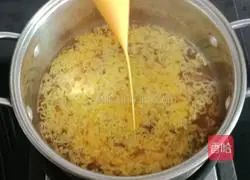 Illustration of how to make egg hibiscus noodles (baby food supplement) 9