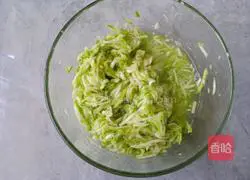 Illustration of how to make zucchini paste 3