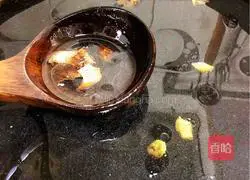 Illustration of how to make frozen tofu, vermicelli and meatball soup 4