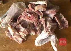 Illustration of how to make Cordyceps, Flowers, Ginseng and Whiskers Chicken Soup 1