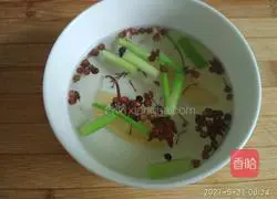 Illustration of how to make silkless kidney bean and pork dumplings 3