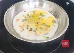 Illustration of how to make delicious rice rolls 7