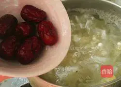 How to make barley, red dates and white fungus soup Illustration 9