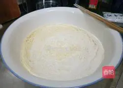 Illustration of how to make two-sided green onion pancake 1