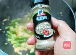 Illustration of how to make asparagus and scrambled eggs 14