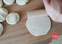 Illustration of how to make leek and egg dumplings 5