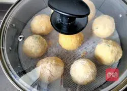 Illustration of how to make vegetable dumplings 9